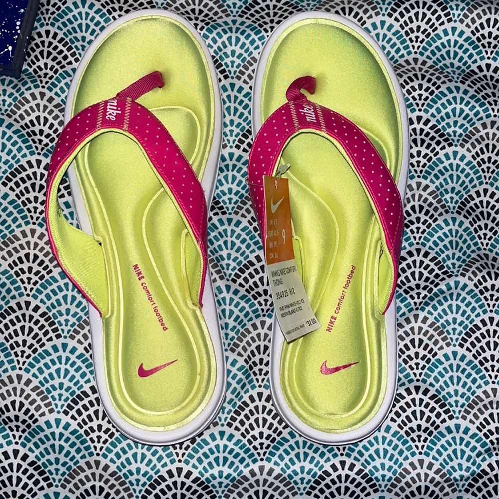 Nike memory foam sandals